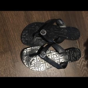 Size 9 Tory Burch Thora Patent Thong sandals