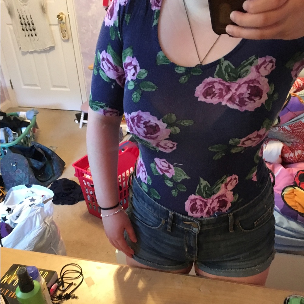 Thin Flowered Top
