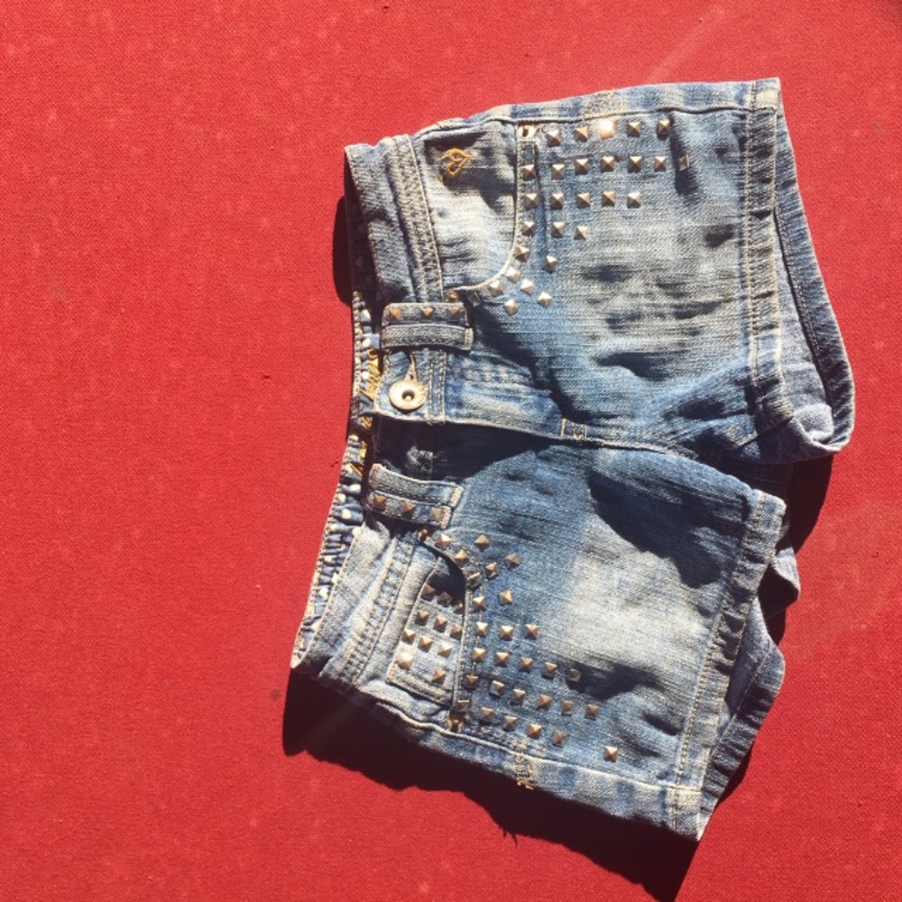 Justice shorts💜