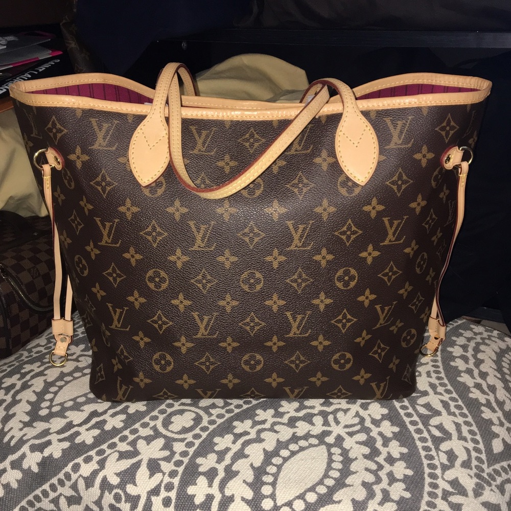 ***SOLD*** Louis Vuitton Neverfull MM Red / Pivoin