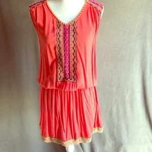 Gorgeous coral beaded detail mini. EUC.