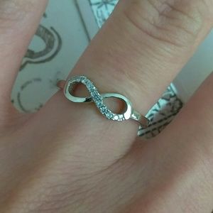 *SOLD* Genuine Solid Silver Infinity Ring