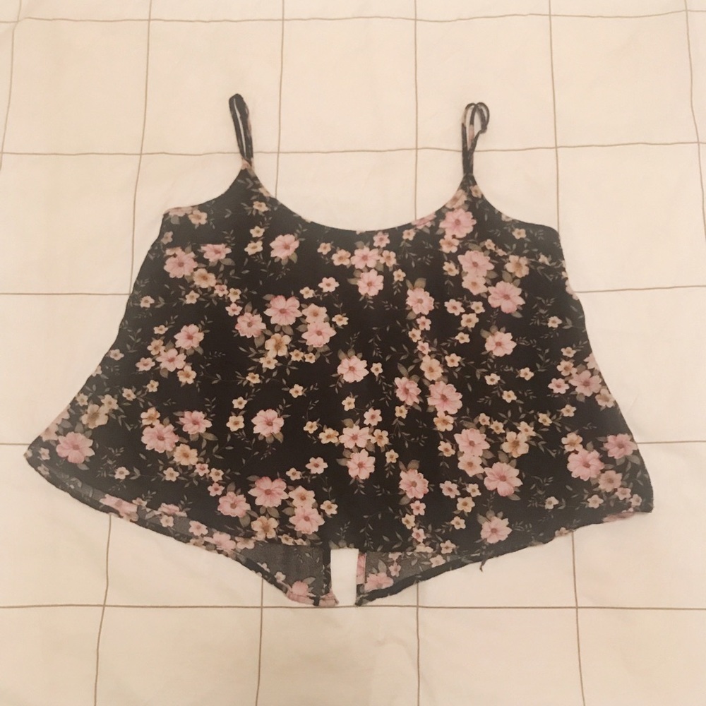 🌸 black floral open back tank 🌸