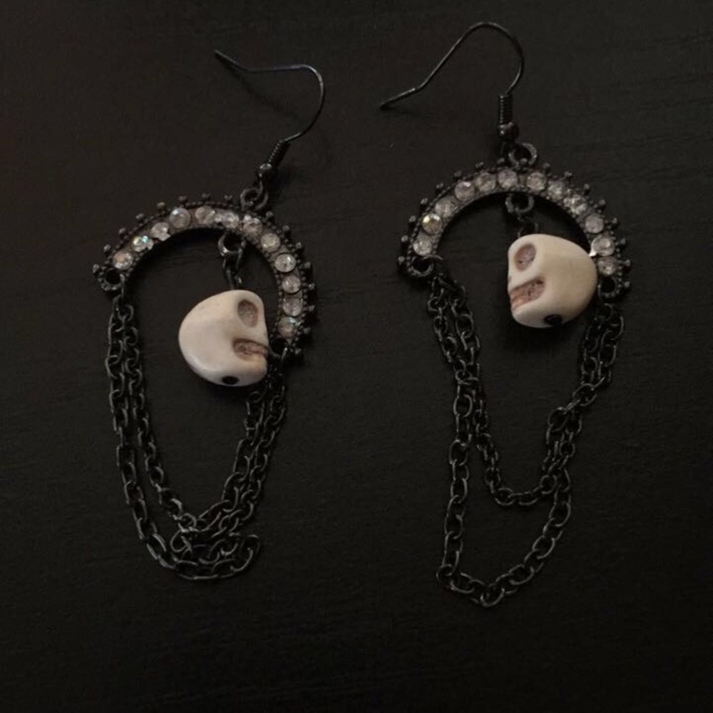 Dangly Skull Earrings 💀
