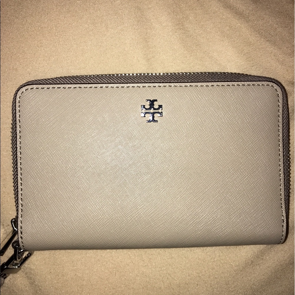 Tory burch wristlet