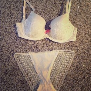 VS Bra & Panty Set