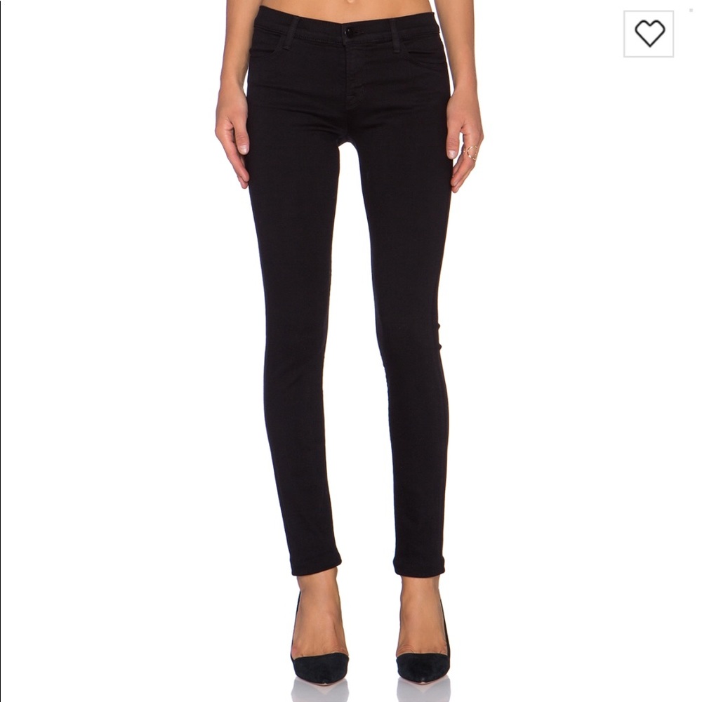 JBRAND Mid Rise Super Skinny in Serious Black