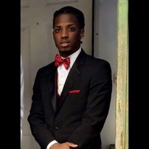 Meet your Posher, Luis