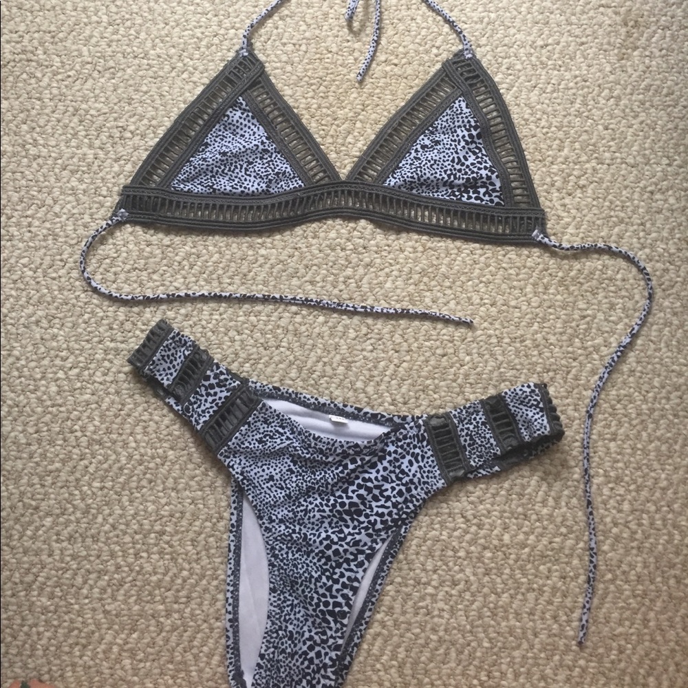 spotted bikini cheeky bottoms