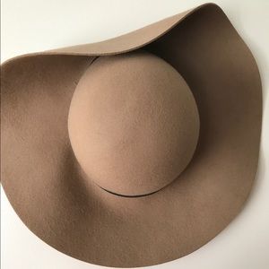 Oversized Floppy Hat
