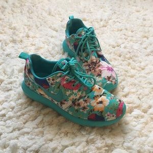 Floral Print Nike Roshe