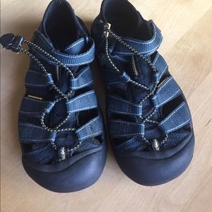 Keen H2 sandals kids size 3