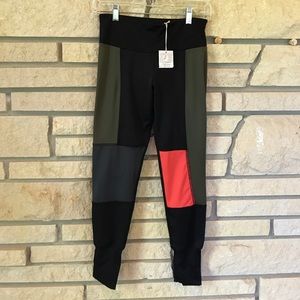 Onzie Peace yoga pant