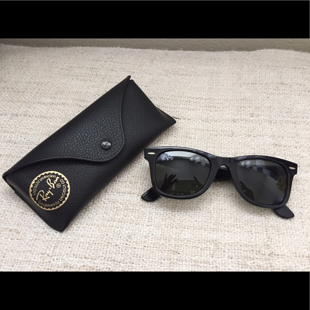 ✨Get it NOW!✨ Ray Ban Sunglasses!