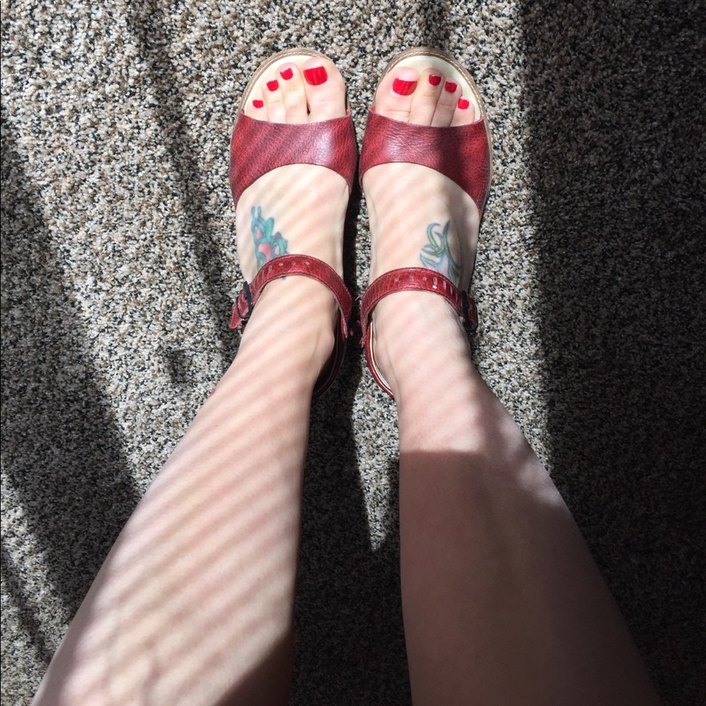 Vintage Doc Martin Sandals fit like 8