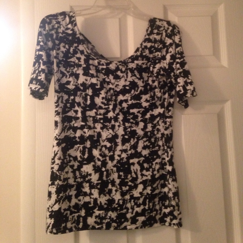 Black and white top