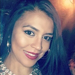 Meet your Posher, Alicia