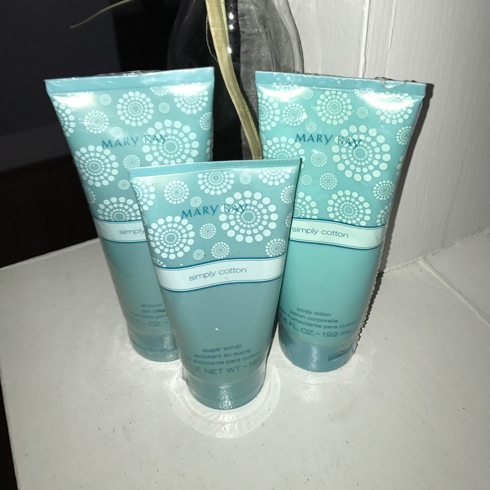 BRAND NEW Mary Kay Shower Set