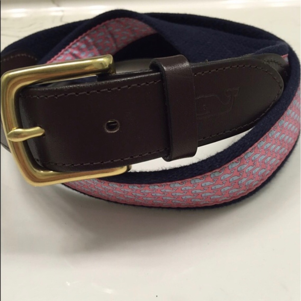 Vineyard Vines whale print belt. worn once!