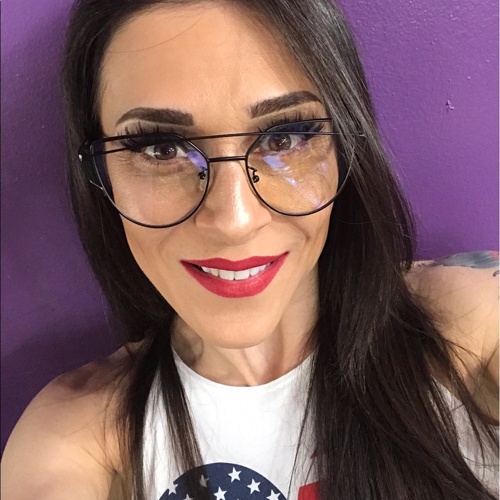 Meet your Posher, Sotiria