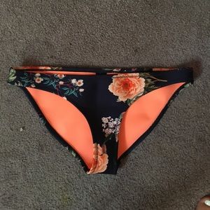 TRIANGL BOTTOM LARGE