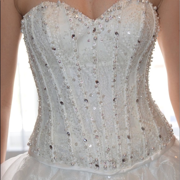 Wedding dress - Picture 6 of 8