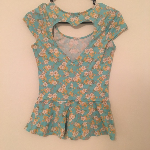 Daisy peplum style top - Picture 2 of 2