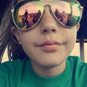 Meet your Posher, Brooke