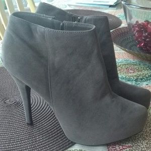 4in Heeled booties - grey