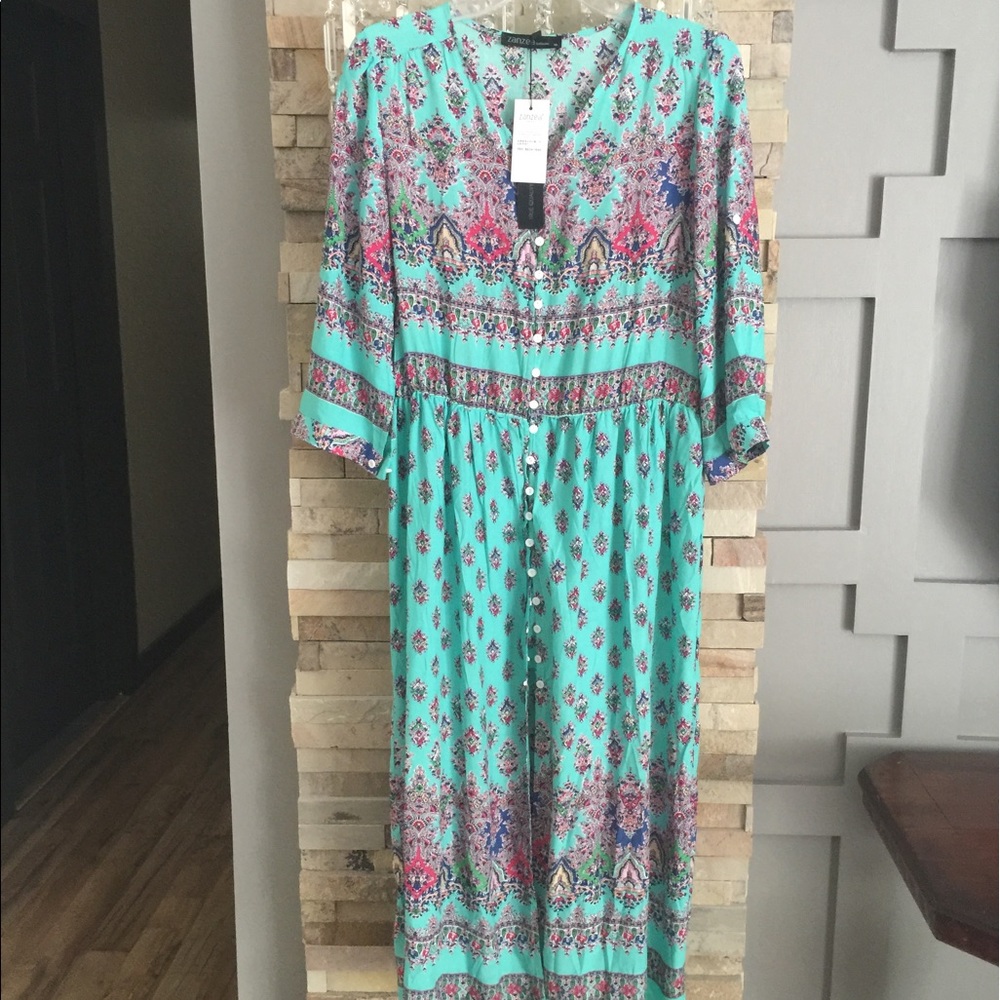 Pretty multi colored dress size XL