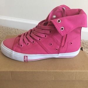Pink Levi's Sneakers