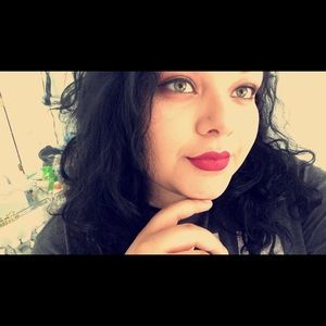 Meet your Posher, Alexis