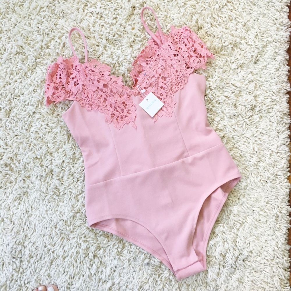 Fashion nova bodysuit mauve