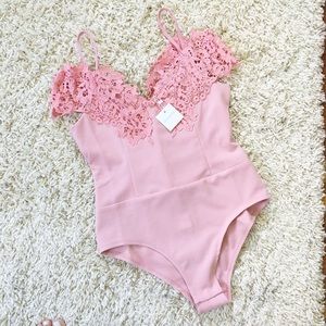 Fashion nova bodysuit mauve