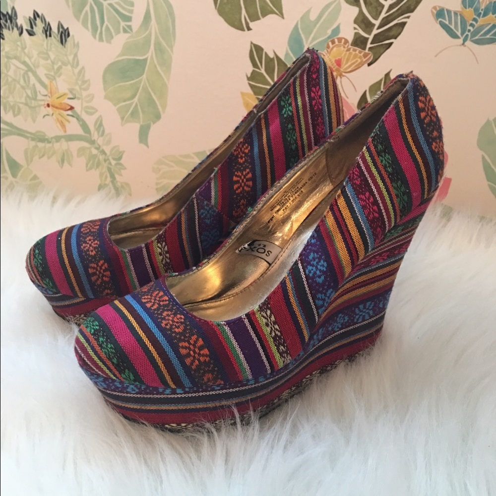 Mossimo Boho striped wedges