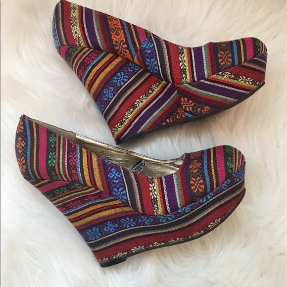 Mossimo Boho striped wedges - Picture 4 of 4