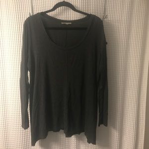 Long sleeve grey swing tee