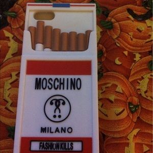 Moschino iPhone 5s rubber cigarette case