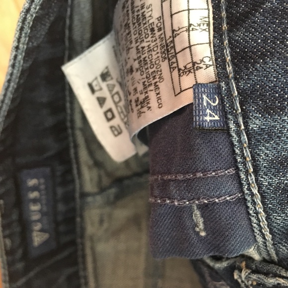 GUESS jean short, great condition! - Picture 4 of 4