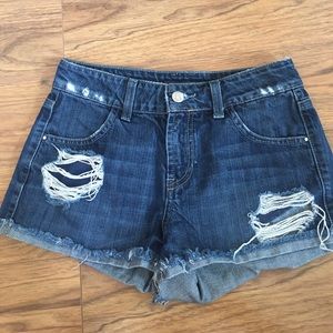 GUESS jean short, great condition!