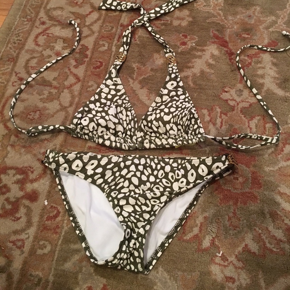 Bathing suit