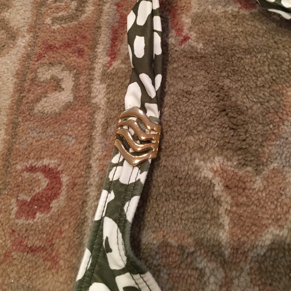 Bathing suit - Picture 2 of 6