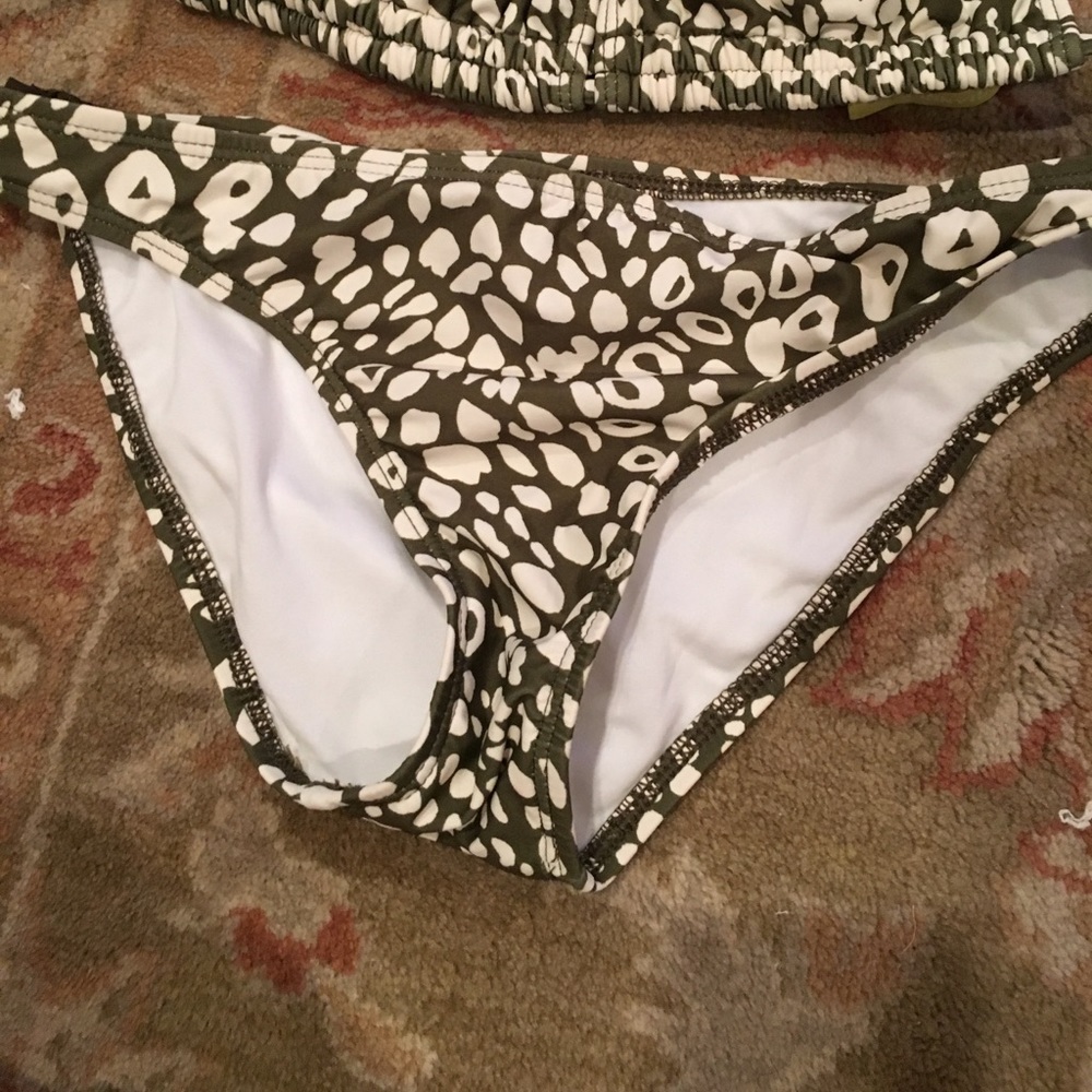 Bathing suit - Picture 3 of 6
