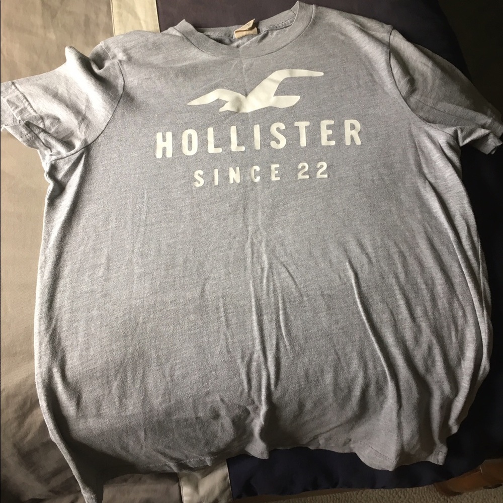 Hollister t shirt
