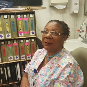 Meet your Posher, Julie