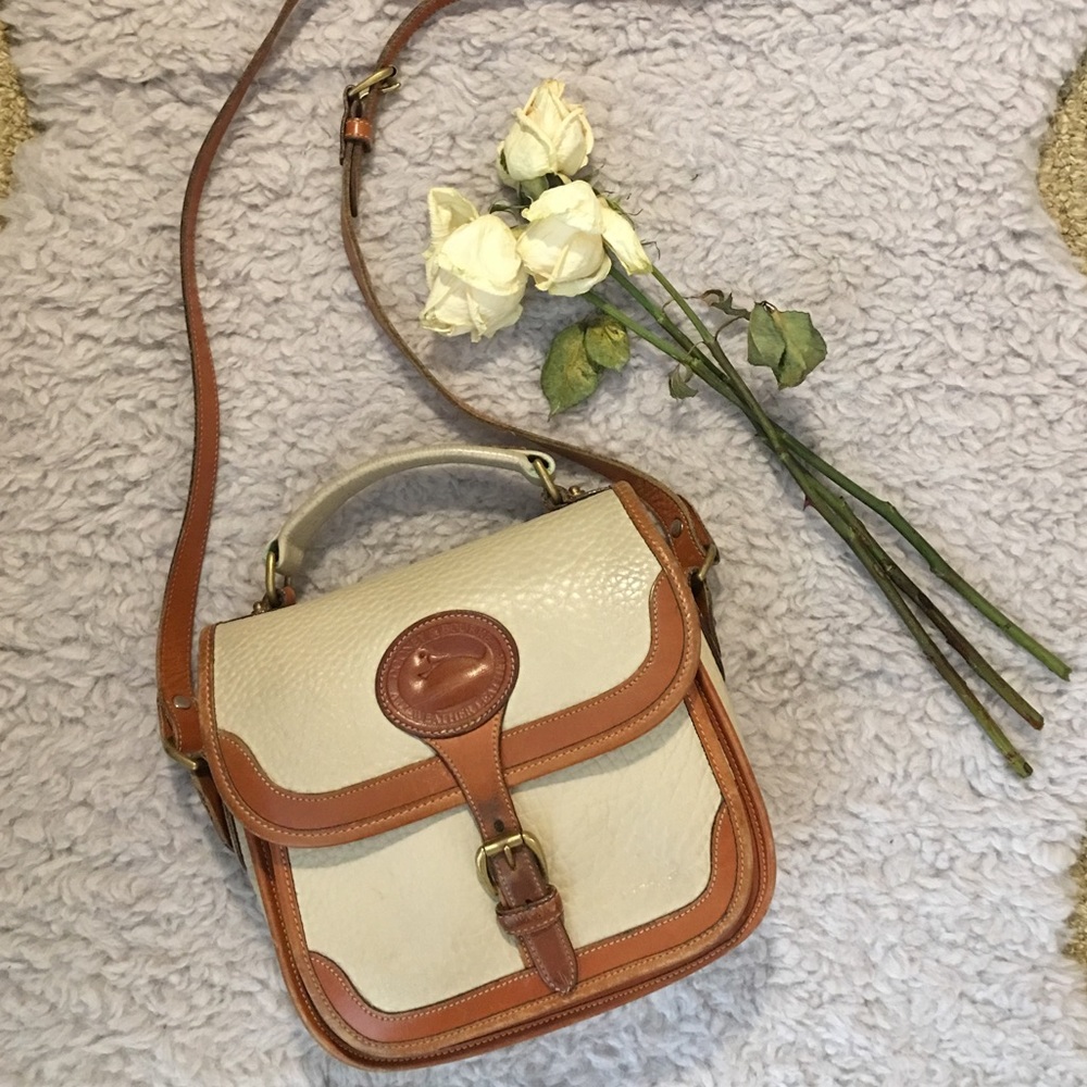 Vintage Dooney & Bourke cross body purse