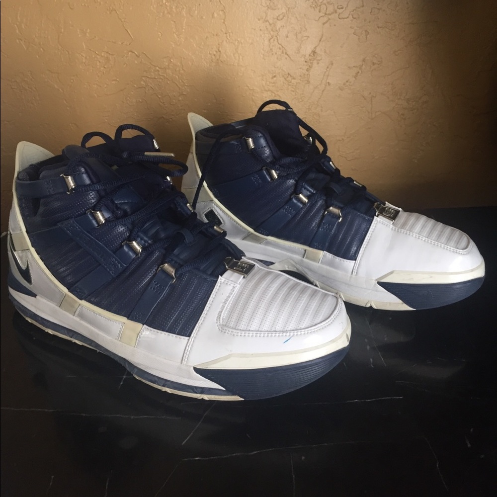 Nike zoom Lebron III size:12 us