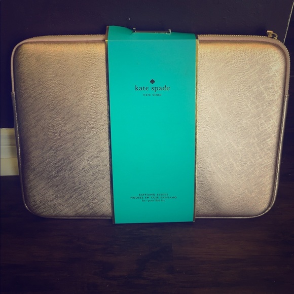 Rose gold Kate spade New York sleeve - Picture 3 of 8