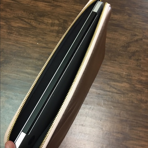 Rose gold Kate spade New York sleeve - Picture 7 of 8