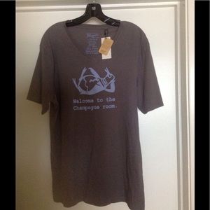 Penguin Men's Large Gray V-Neck T-shirt